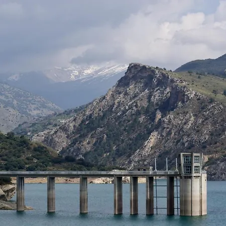 Otel El Refugio Pinos Genil